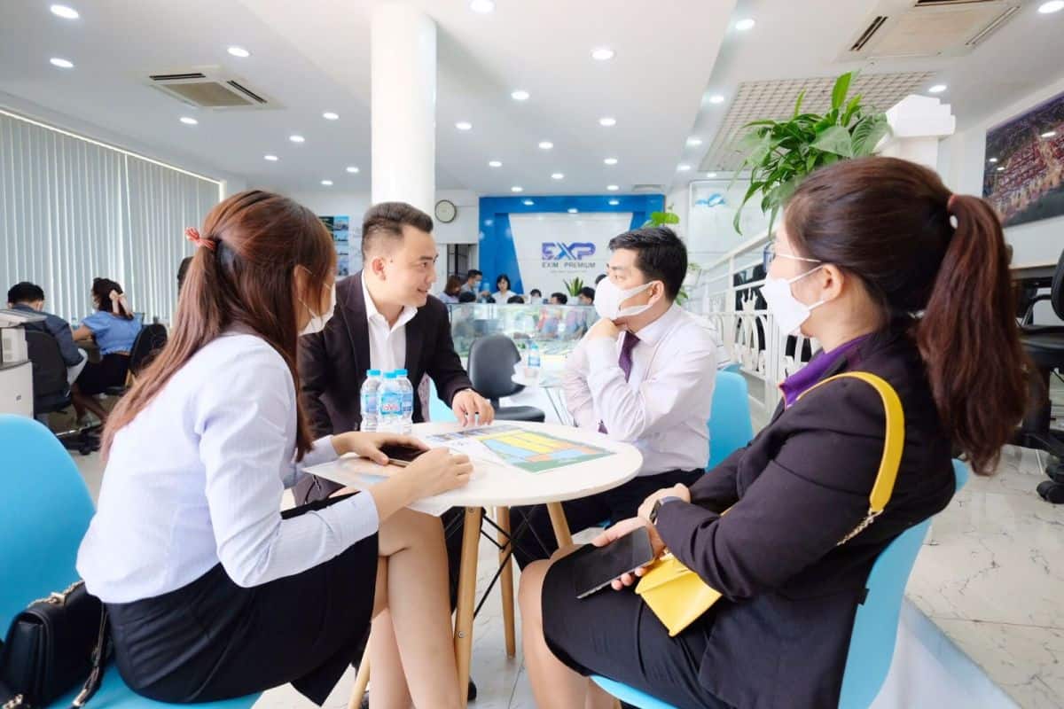 You are currently viewing Nhà môi giới bất động sản ngày nay cần trau dồi những gì?